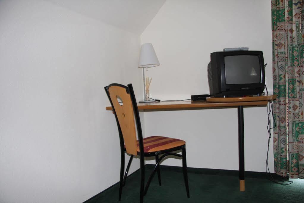 Hotel Gasthof Gruener Wald Hofheim am Taunus Ngoại thất bức ảnh